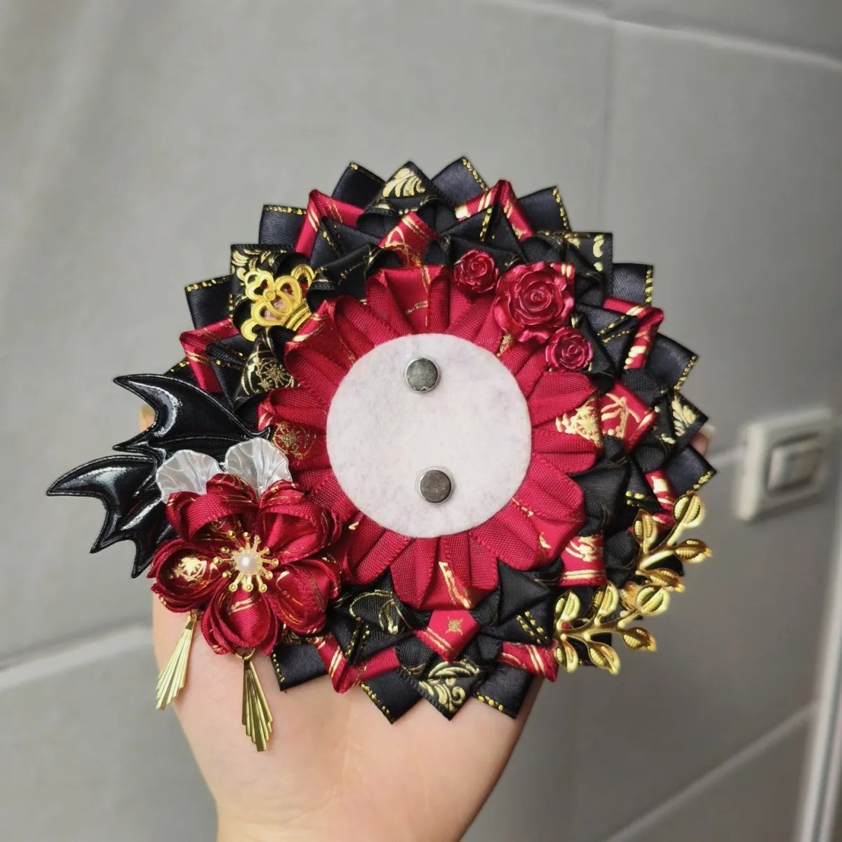 Luxury Bags Made In China - Handgemaakte luxe badgehouder Award Rosette Anime