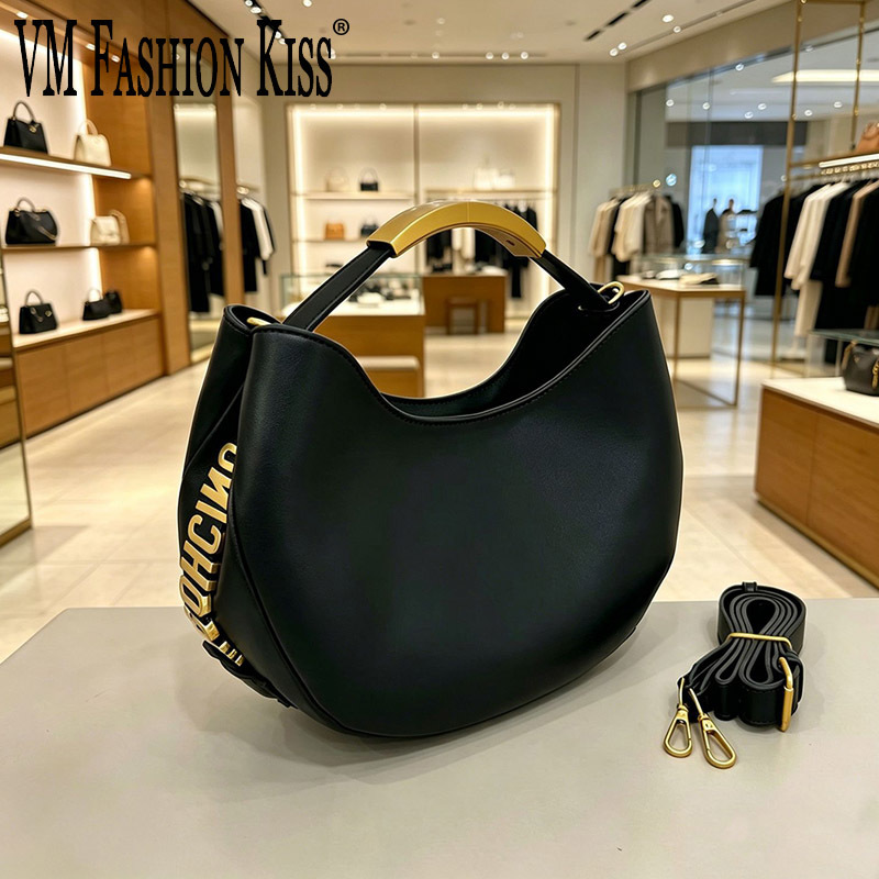 Luxury Tote Bags With Zipper - Halvemaanvormige dames handtas met gouden letter,