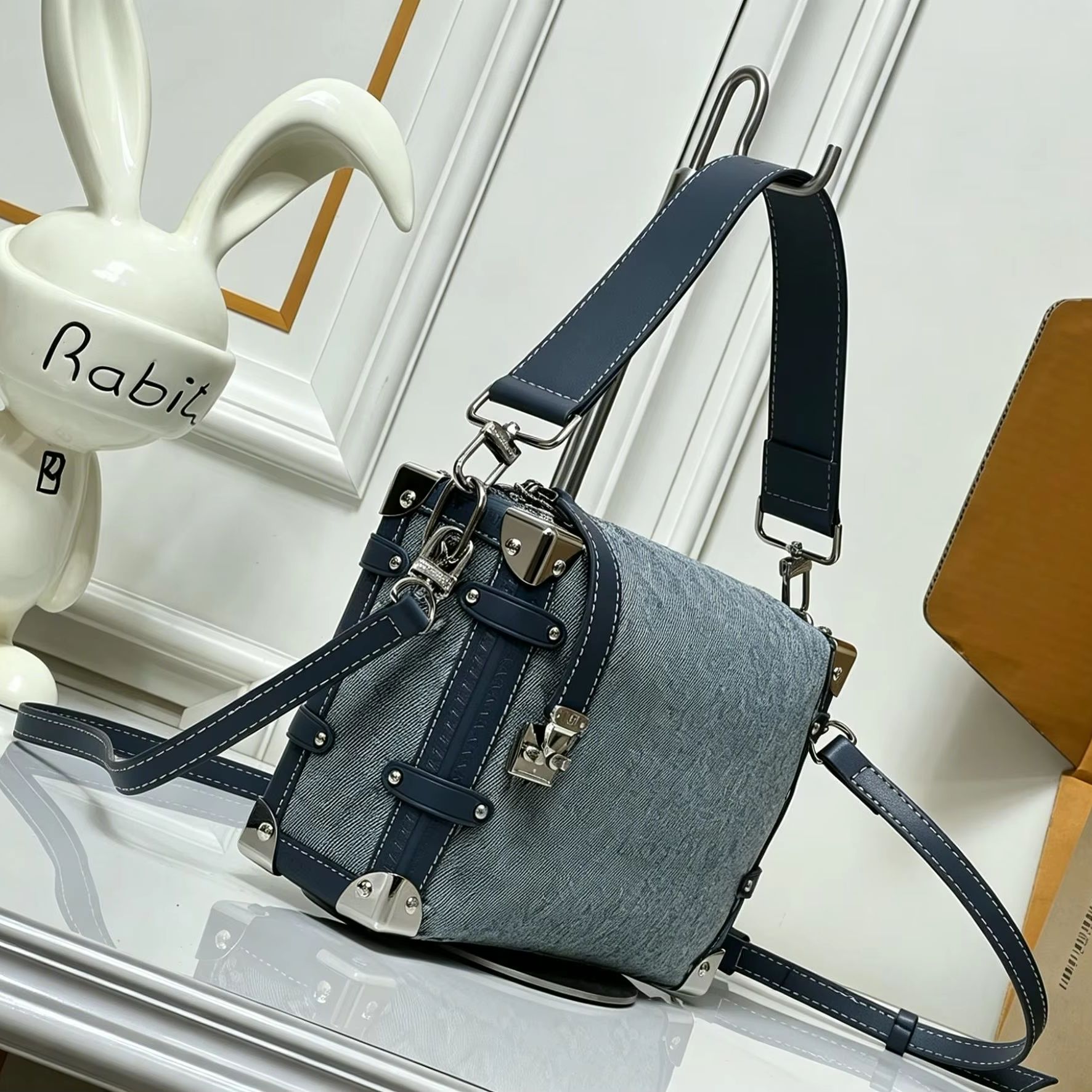 Luxury Bags Denim - Blauwe jacquard denim mini-trunktas, luxe handtas