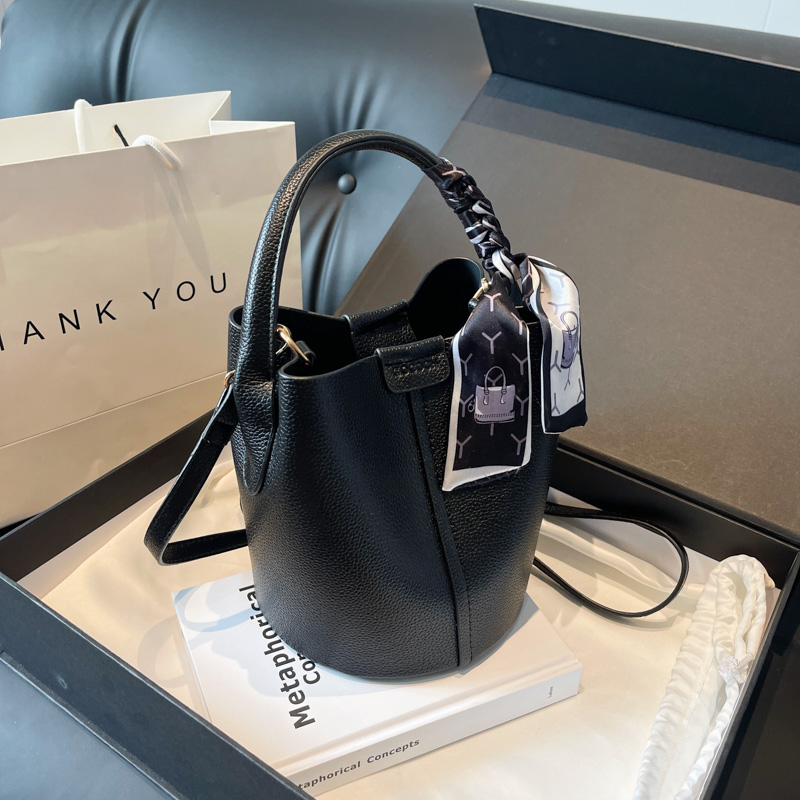 Rode PU-emmer schouder- en cro - Luxury Bags For Sale recensie en prijs