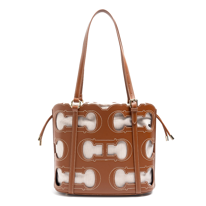CH Tote Bag Cutout Logo Grote  - Luxury Bags Without Logo recensie en prijs