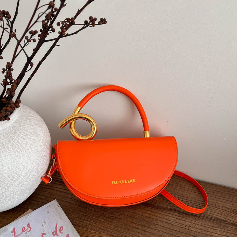 Crossbody tas in zadelvorm met - Luxury Bags Without Logo recensie en prijs