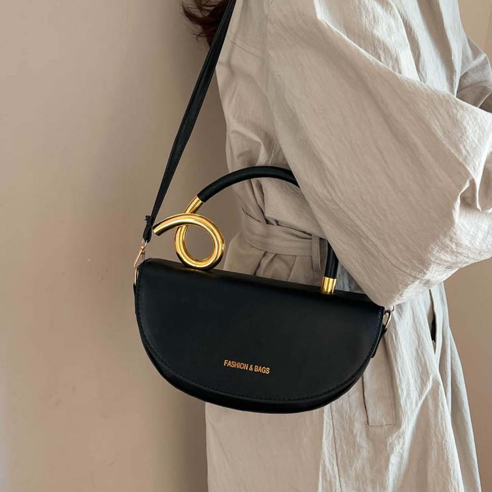 Crossbody tas in zadelvorm met - Luxury Bags Without Logo recensie en prijs